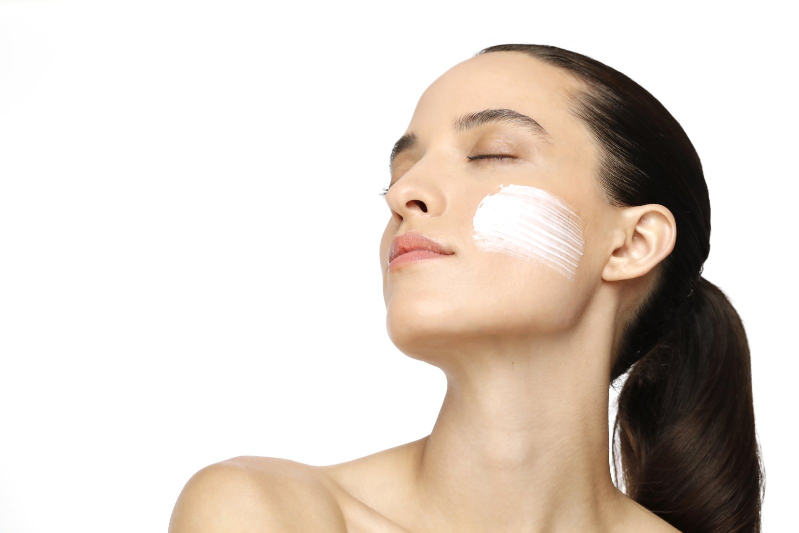 Aplicación de tratamiento facial profesional Christina